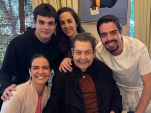 Faustao-com-os-filhos-e-a-esposa-1.jpg