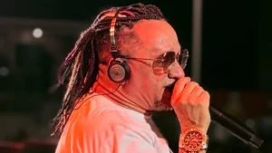 cantor-kinho-do-rodo-morre-apos-passar-mal-na-bahia-1777725893570_v2_900x506.jpg.webp